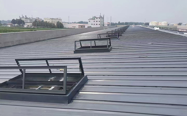 某中学室内体育馆汉阴排烟窗改造项目