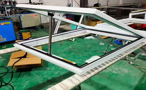 某地下车库出入口汉阴排烟窗配置工程