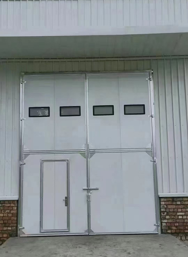 汉阴工业门在设备装配车间出入口的实施记录